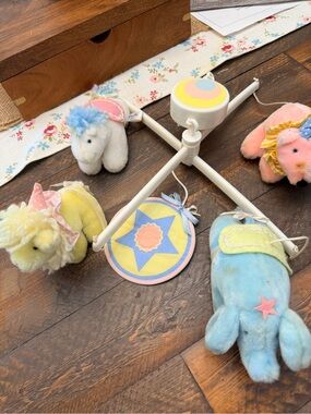 Vintage 1990 Pansy Ellen On Parade Musical Baby Mobile WORKS! GUC 710 RARE zoo